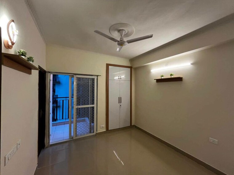 Room, trident-embassy-reso 2.5 Bedroom 1150 Sq.Ft. Apartment In Sector 1 Greater Noida Greater Noida 10502208