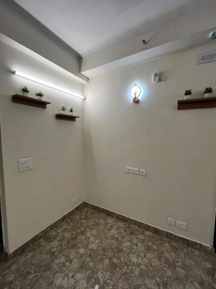 Room, trident-embassy-reso 2.5 Bedroom 1150 Sq.Ft. Apartment In Sector 1 Greater Noida Greater Noida 10502208