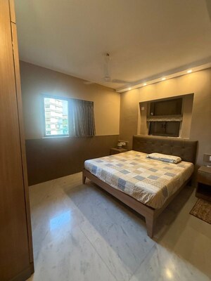 2.5 BHK Apartment For Rent in Akme Palace, Marine Lines