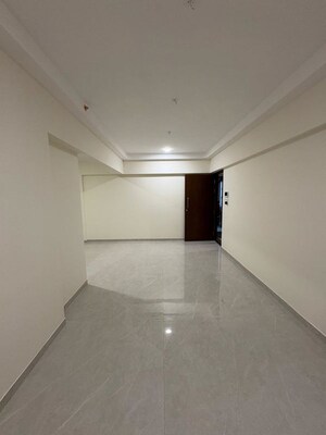 Room in 2 BHK Apartment at DD Om Makarand Heights, Ghatkopar East – for Rent