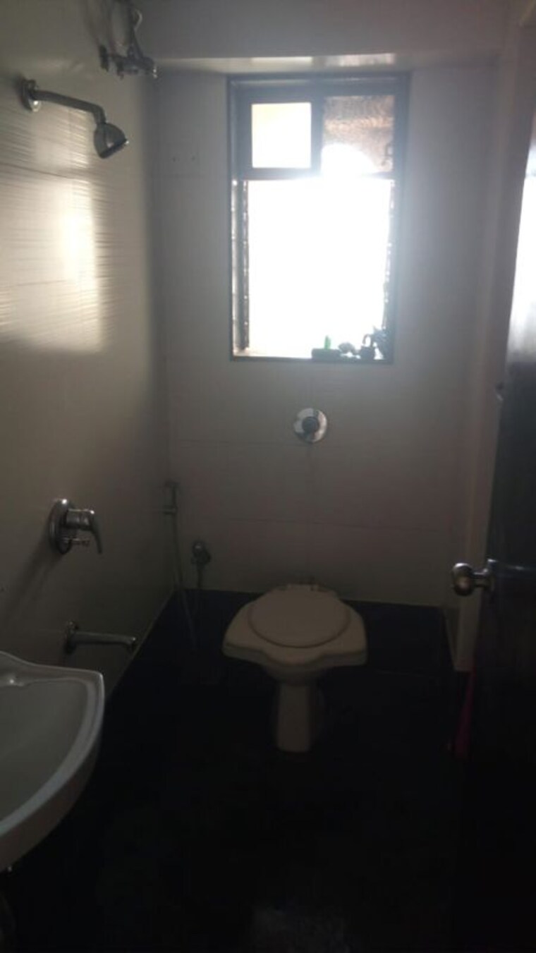 Bathroom, midcity-chakravati-chs 1 Bedroom 450 Sq.Ft. Apartment In Andheri East Mumbai 10502230