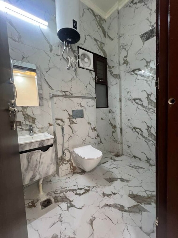 Bathroom, trident-embassy 2.5 Bedroom 1150 Sq.Ft. Apartment In Sector 1 Greater Noida Greater Noida 10502234