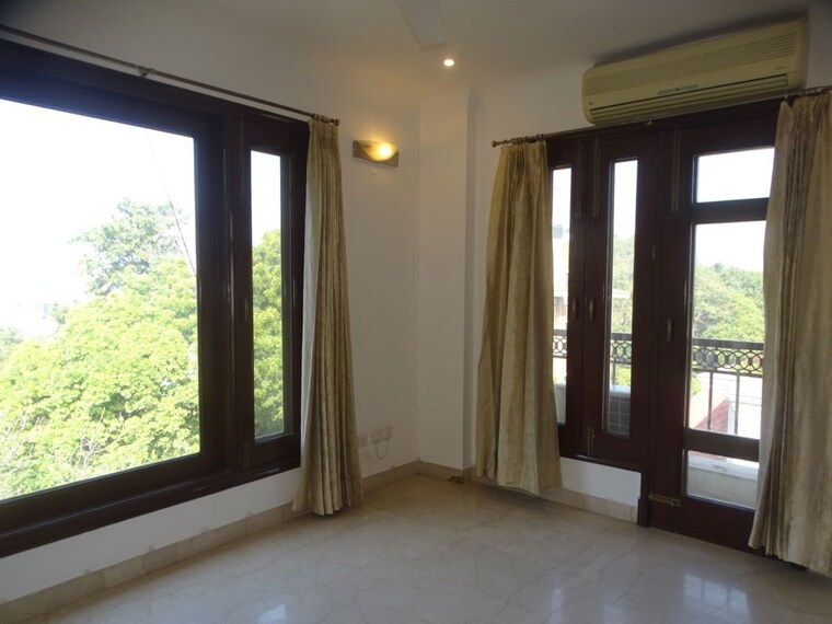 Room, anand niketan 4 Bedroom 400 Sq.Yd. Builder Floor In Anand Niketan Delhi 10502235