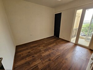 Room in 3 BHK Apartment at Signature Global Park 4 and 5, Sohna Sector 36 – for Rent