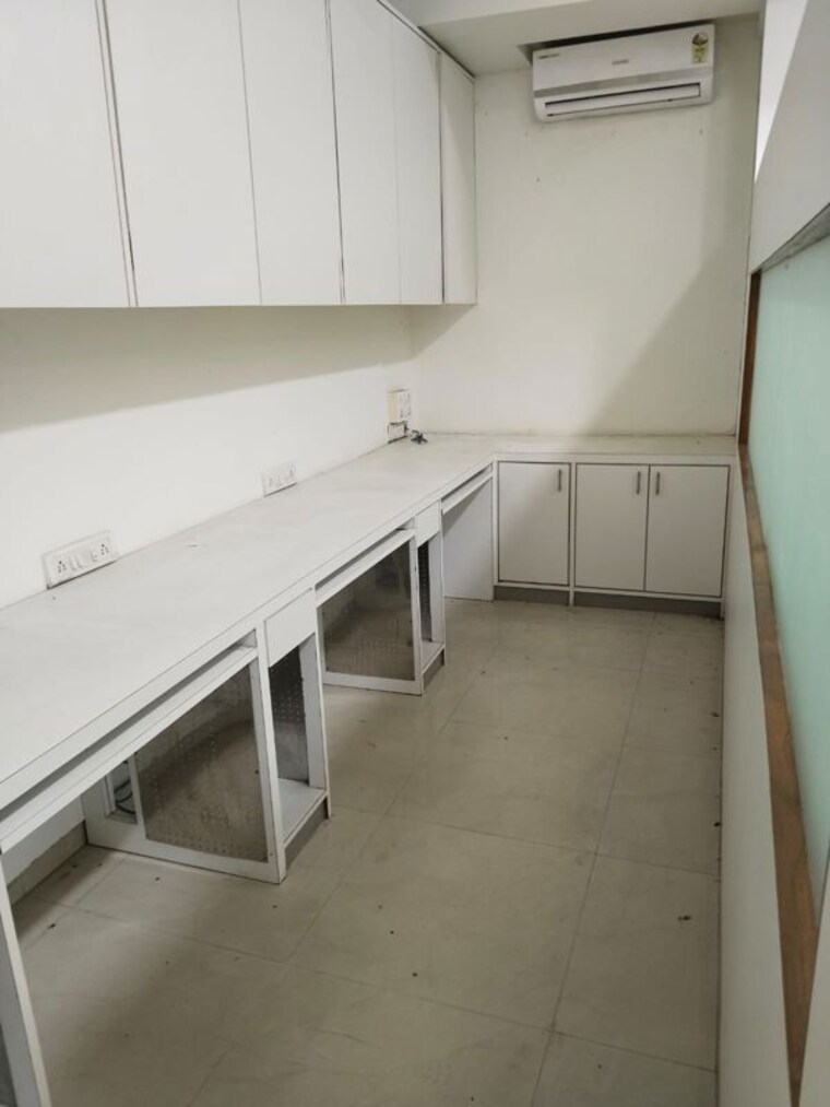 Kitchen, naupada Commercial Office Space 650 Sq.Ft. In Naupada Thane 10502256