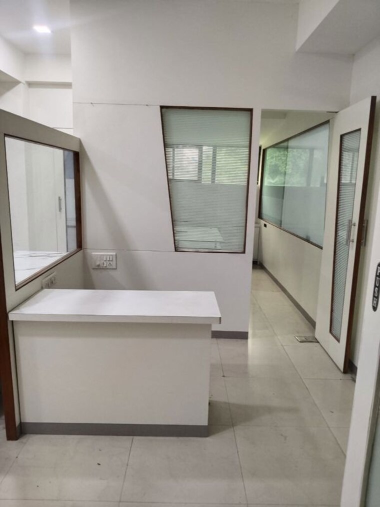 Bathroom, naupada Commercial Office Space 650 Sq.Ft. In Naupada Thane 10502256