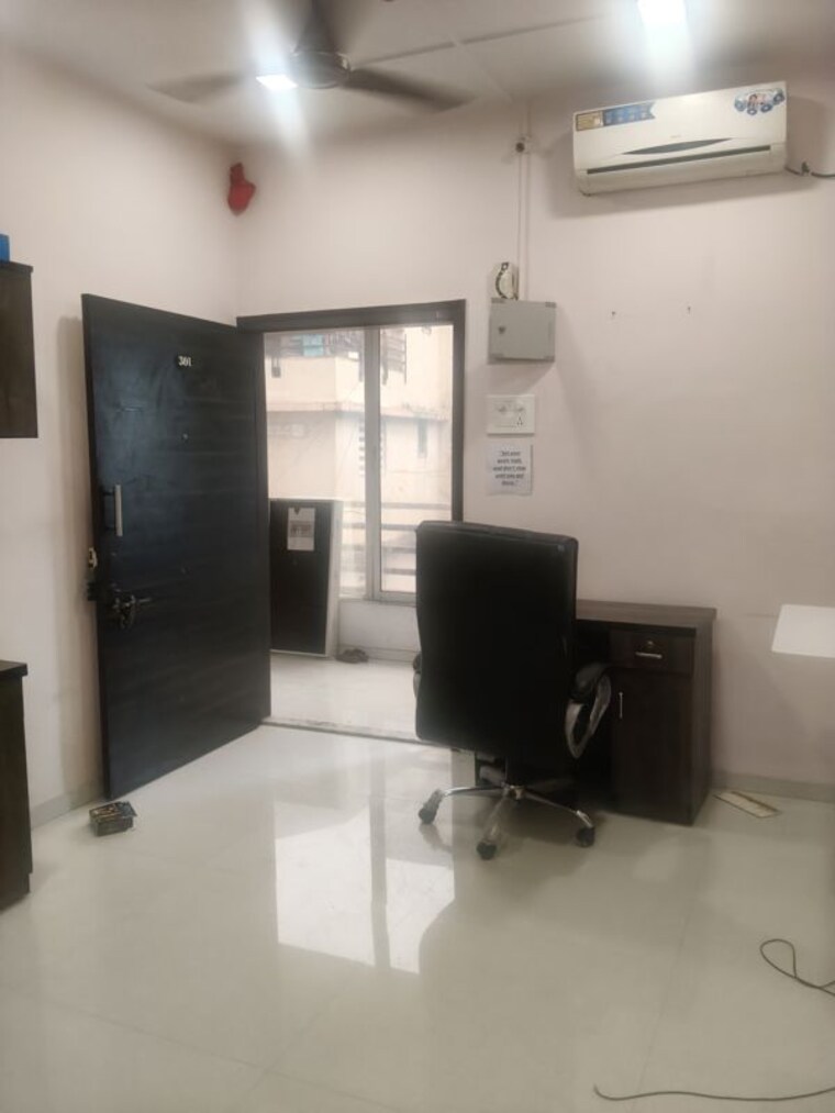 Living Room, naupada Commercial Office Space 260 Sq.Ft. In Naupada Thane 10502289