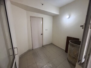 Room in 2.5 BHK Apartment at Jaypee Klassic Shaurya, Sector 134 – for Sale