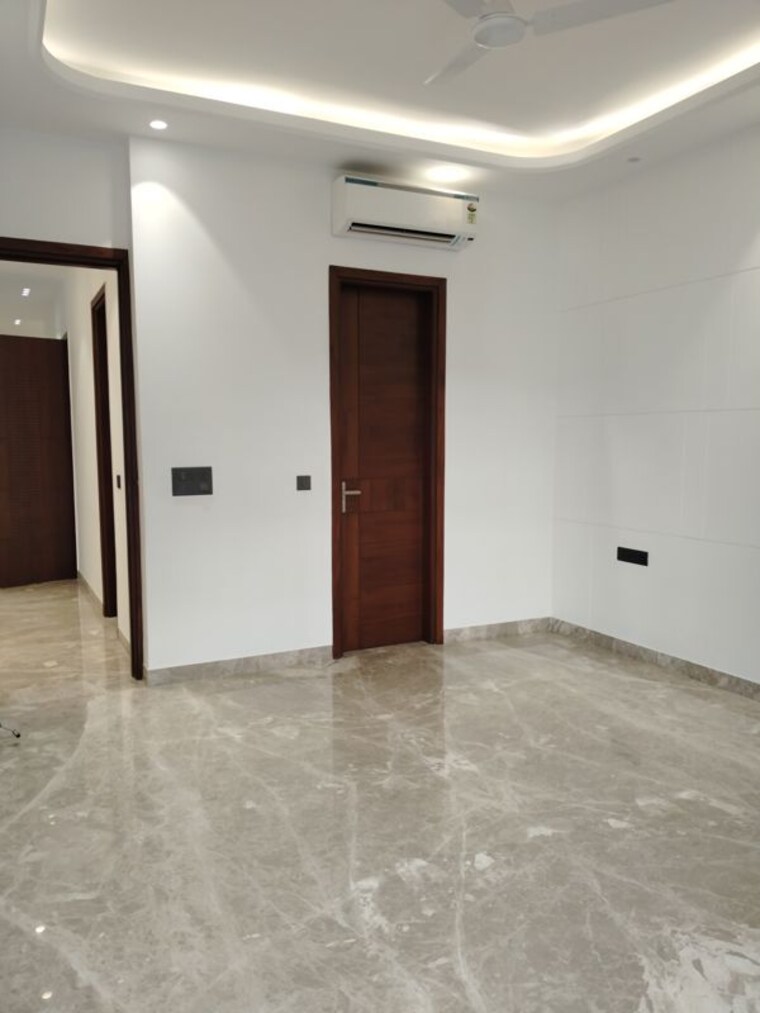 Room, panchsheel park 4 Bedroom 4500 Sq.Ft. Apartment In Panchsheel Park Delhi 10502320