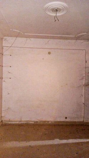 Room in  Apartment at Bhind Road – for Sale