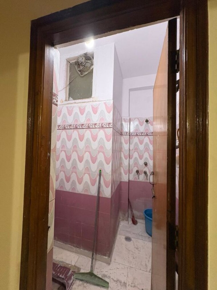 Bathroom, vxl-eastern-heights 2 Bedroom 12000 Sq.Ft. Apartment In Ahinsa Khand 1 Ghaziabad 10502356