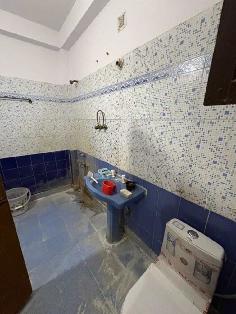 Washroom, vxl-eastern-heights 2 Bedroom 12000 Sq.Ft. Apartment In Ahinsa Khand 1 Ghaziabad 10502356
