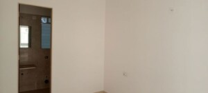 Room in  Apartment at Andheri West – for Sale