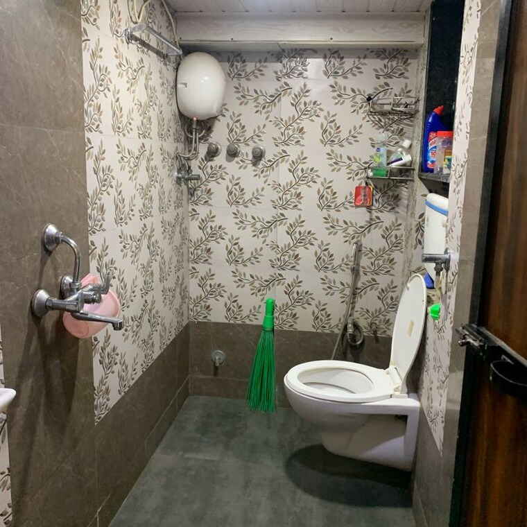 Bathroom, shree-mangirish-chs 1 Bedroom 452 Sq.Ft. Apartment In Shimpoli Mumbai 10502399