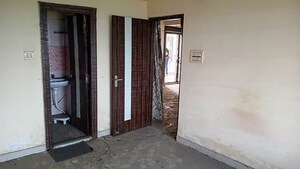 Room in  Apartment at Andur Road – for Sale