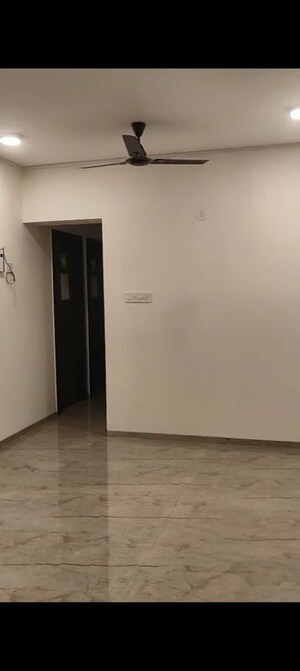 Room in 3 BHK Apartment at Akshay CHS Andheri East, Andheri East – for Rent