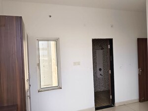 Room in  Apartment at Perungavur – for Sale