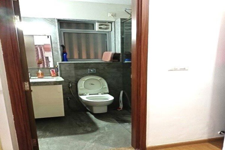 Bathroom, majestique-towers-east-phase-1 2 Bedroom 1137 Sq.Ft. Apartment In Kharadi Pune 10502452