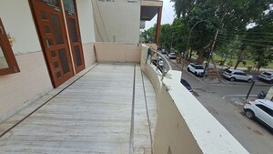 Balcony in 2 BHK Builder Floor at Sector 14 – for Rent