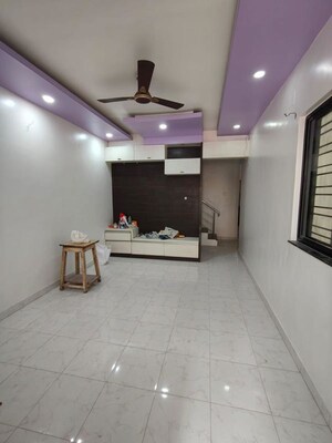 Living Room in 2.5 BHK Independent House at Karve Nagar – for Rent