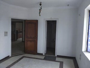 Room in  Apartment at Ahmedabad Cantonment – for Sale