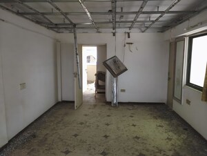Room in  Apartment at Ahmedabad Cantonment – for Sale