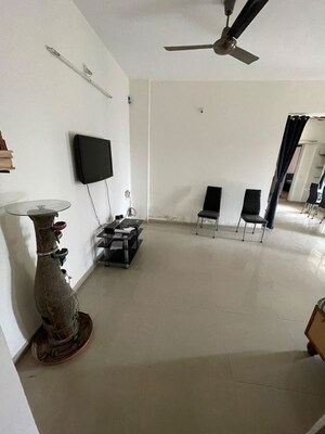 Team Area in 2 BHK Apartment at Twin Towers Apartment, Aundh – for Rent
