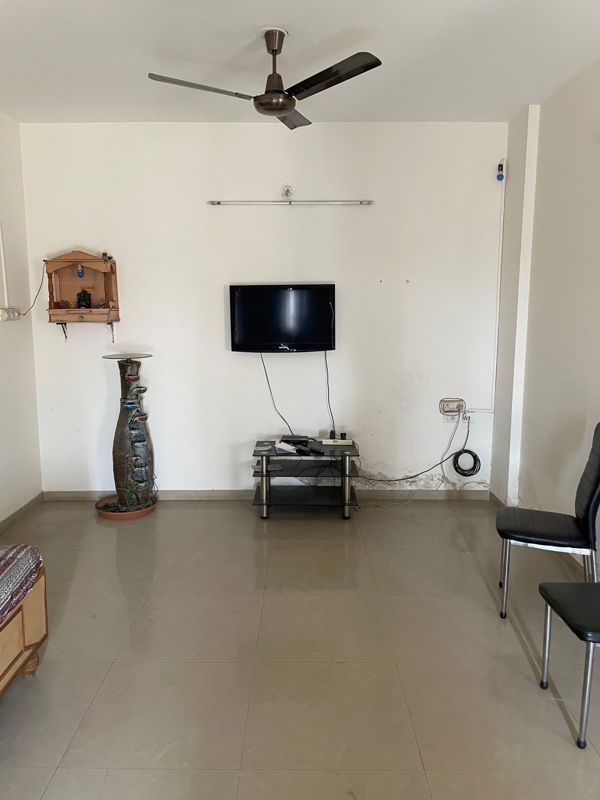 2 BHK + Basement 1200 Sq.Ft. Apartment in Twin Towers Apartment