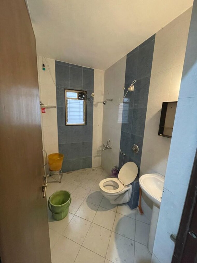 Bathroom, twin-towers-apartment 2 Bedroom 1200 Sq.Ft. Apartment In Aundh Pune 10502585