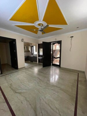 Room in 3 BHK Independent House at Sector 2 Greater Noida – for Rent