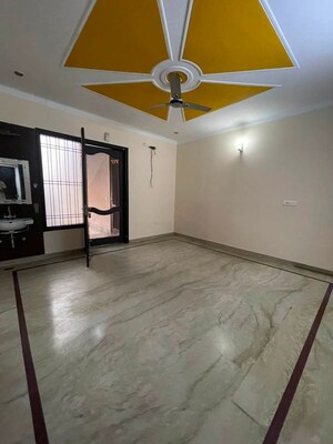 Room in 3 BHK Independent House at Sector 2 Greater Noida – for Rent