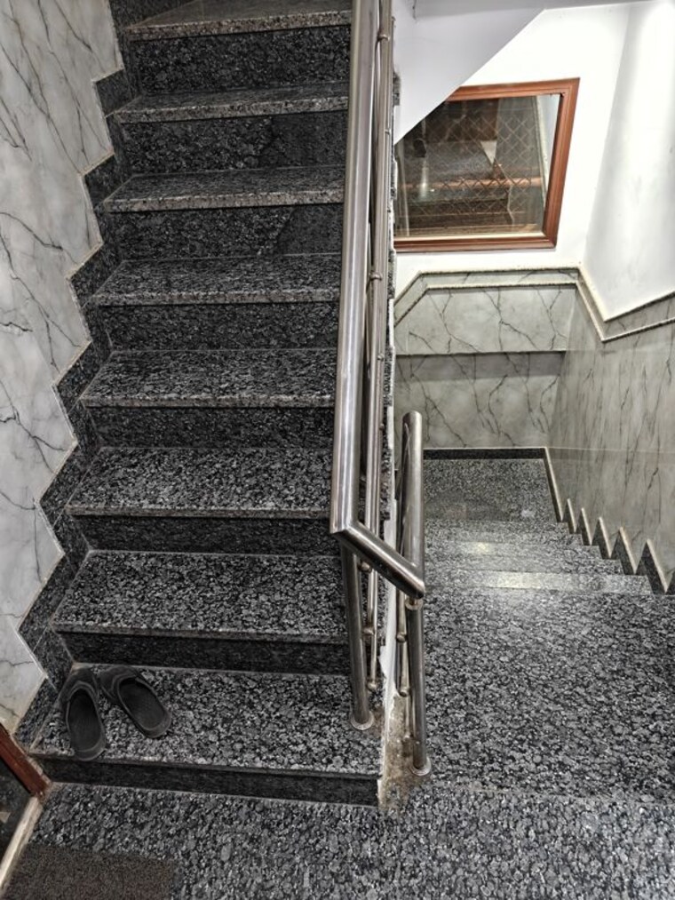 undefined, majlis park 3 Bedroom 75 Sq.Yd. Builder Floor In Majlis Park Delhi 10502627
