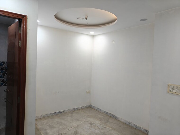 Master Bedroom, majlis park 3 Bedroom 75 Sq.Yd. Builder Floor In Majlis Park Delhi 10502627