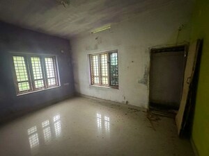 Room in  Independent House at Makkamkunnu – for Sale