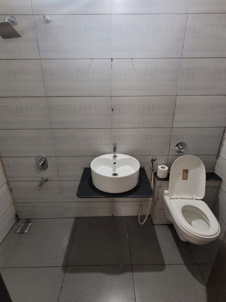 Bathroom, sai-innovision-7-avenues 2 Bedroom 1200 Sq.Ft. Apartment In Balewadi Pune 10502628