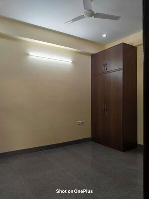 Room in 2.5 BHK Builder Floor at Orchid Island, Sector 51 – for Rent