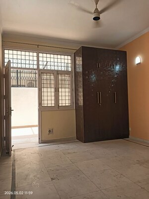 Room in 3 BHK Builder Floor at Ardee Platinum Independent Floors, Sector 52 – for Rent