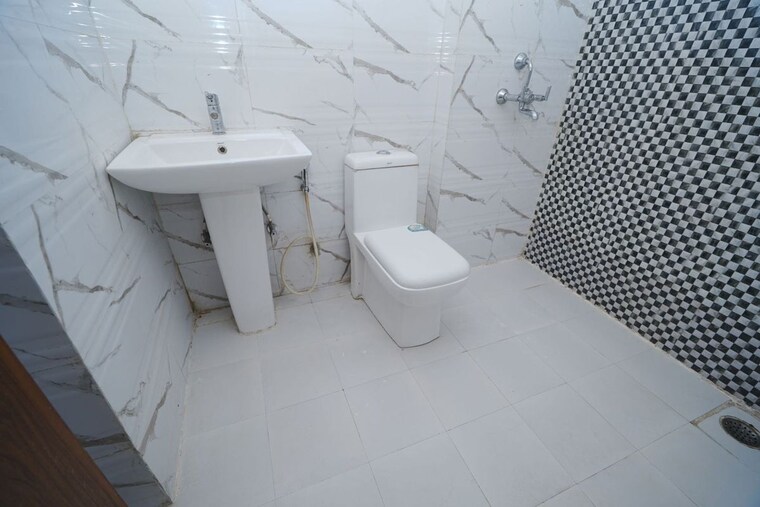 Bathroom, emenox-la-solara 3 Bedroom 1365 Sq.Ft. Apartment In Sector 16 Greater Noida Greater Noida 10502856