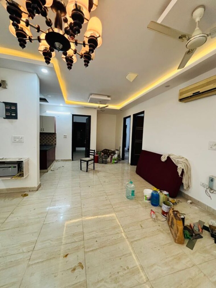 Hall, green fields colony 5 Bedroom 818 Sq.Yd. Villa In Green Fields Colony Faridabad 10502869
