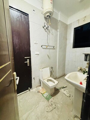 Bathroom in 5 BHK Villa at Green Fields Colony – for Rent