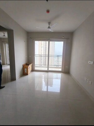 Room in 1 BHK Builder Floor at Lucky The Palm Valley, Sector 1 Greater Noida – for Rent