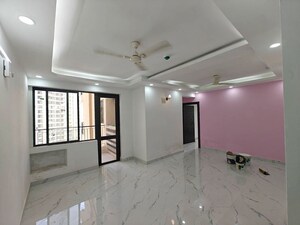 Room in 2.5 BHK Builder Floor at Trident Embassy Reso, Sector 1 Greater Noida – for Rent