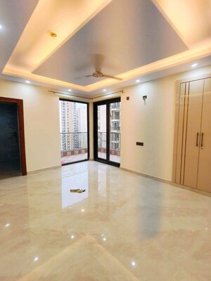 Room in 2.5 BHK Apartment at Trident Embassy Reso, Sector 1 Greater Noida – for Rent