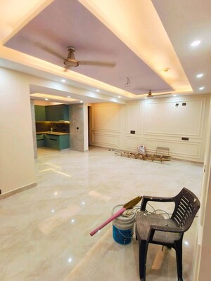 Parking in 2.5 BHK Apartment at Trident Embassy Reso, Sector 1 Greater Noida – for Rent