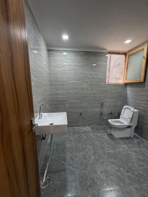 Bathroom in 6 BHK Independent House at Vineet Khand – for Rent