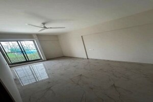 Bedroom in 2 BHK Apartment at Majestique Towers East Phase 1, Kharadi – for Rent