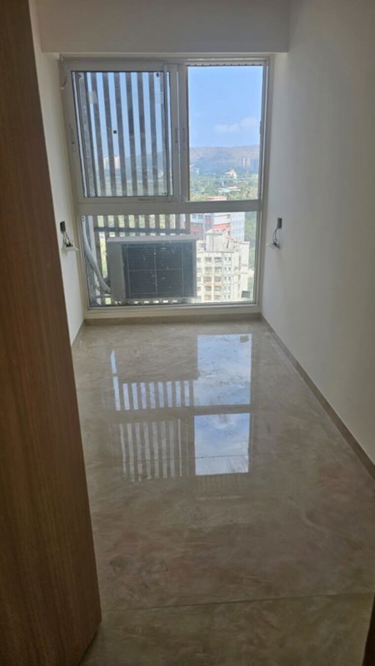 Balcony, solitaire-building 3 Bedroom 1400 Sq.Ft. Apartment In Chembur Mumbai 10502911