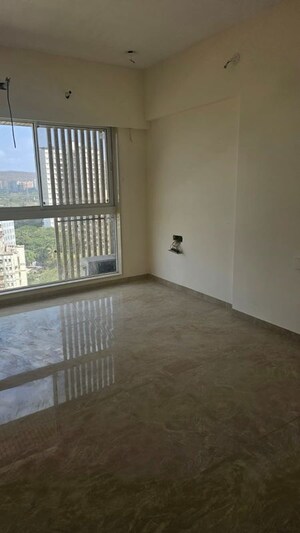 Room in 3 BHK Apartment at Solitaire Building, Chembur – for Sale