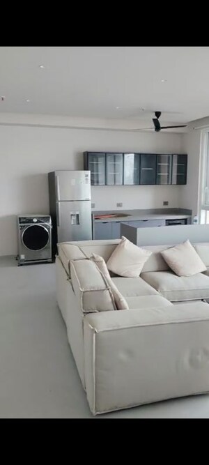 2 BHK Apartment For Sale in Vraj Tiara, Worli