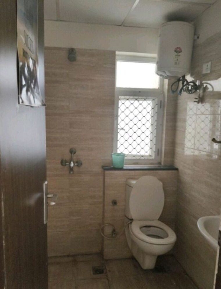 Bathroom, bptp-park-elite-premium 3 Bedroom 1232 Sq.Ft. Apartment In Sector 84 Faridabad 10502925